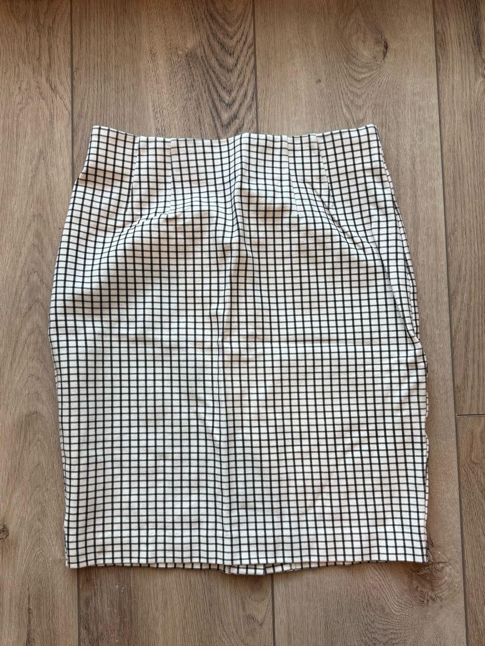 Amanda + Chelsea Women’s Black and White Grid Pencil Skirt